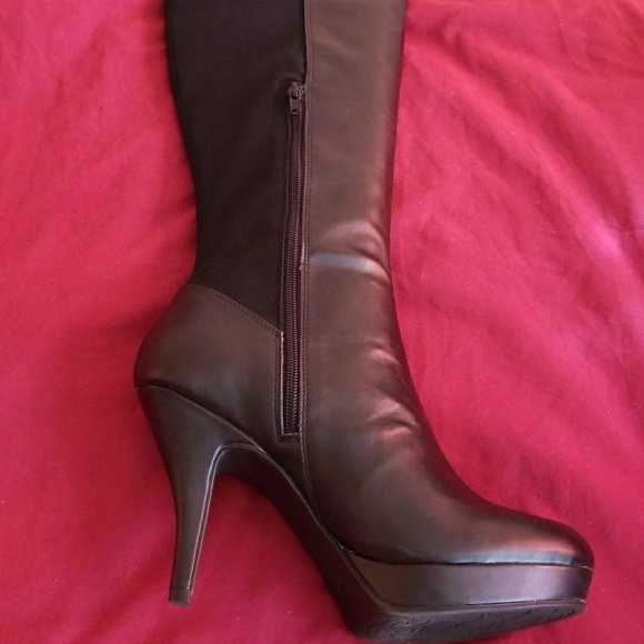 Unlisted knee high black platform boots. - Picture 3 of 3